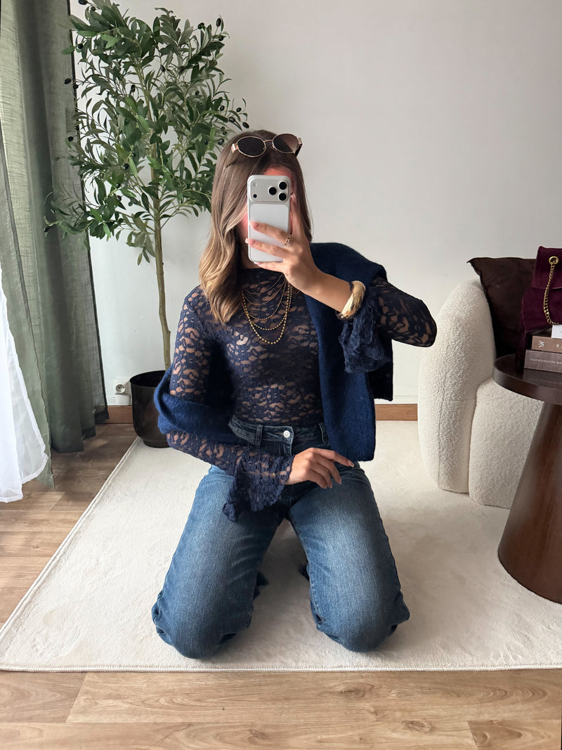 Top dentelle bleu marine