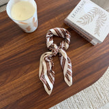 Foulard motifs marron