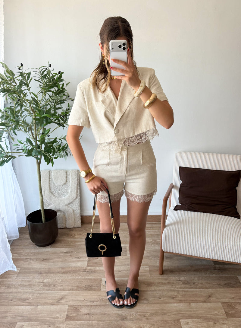 Short dentelle