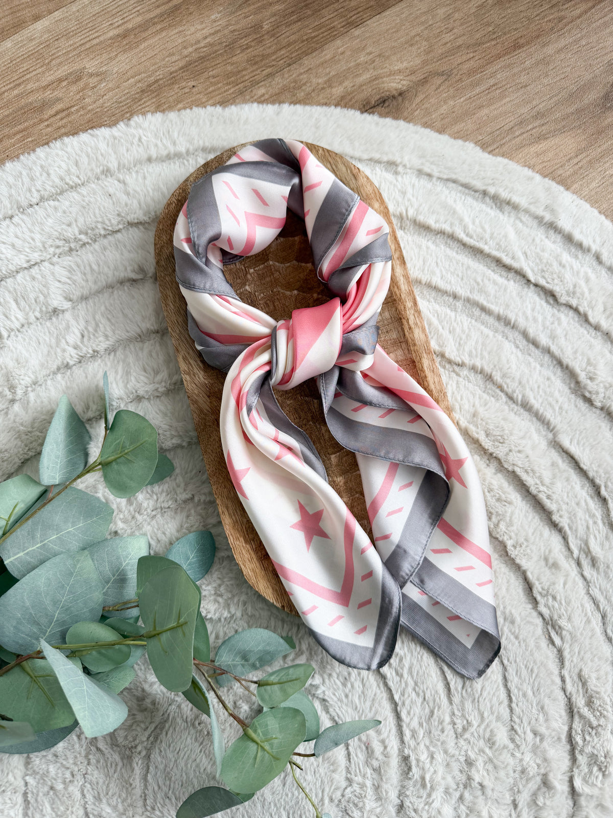 Foulard rose et gris