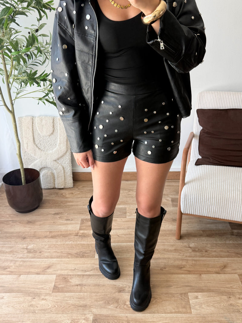 Short clous