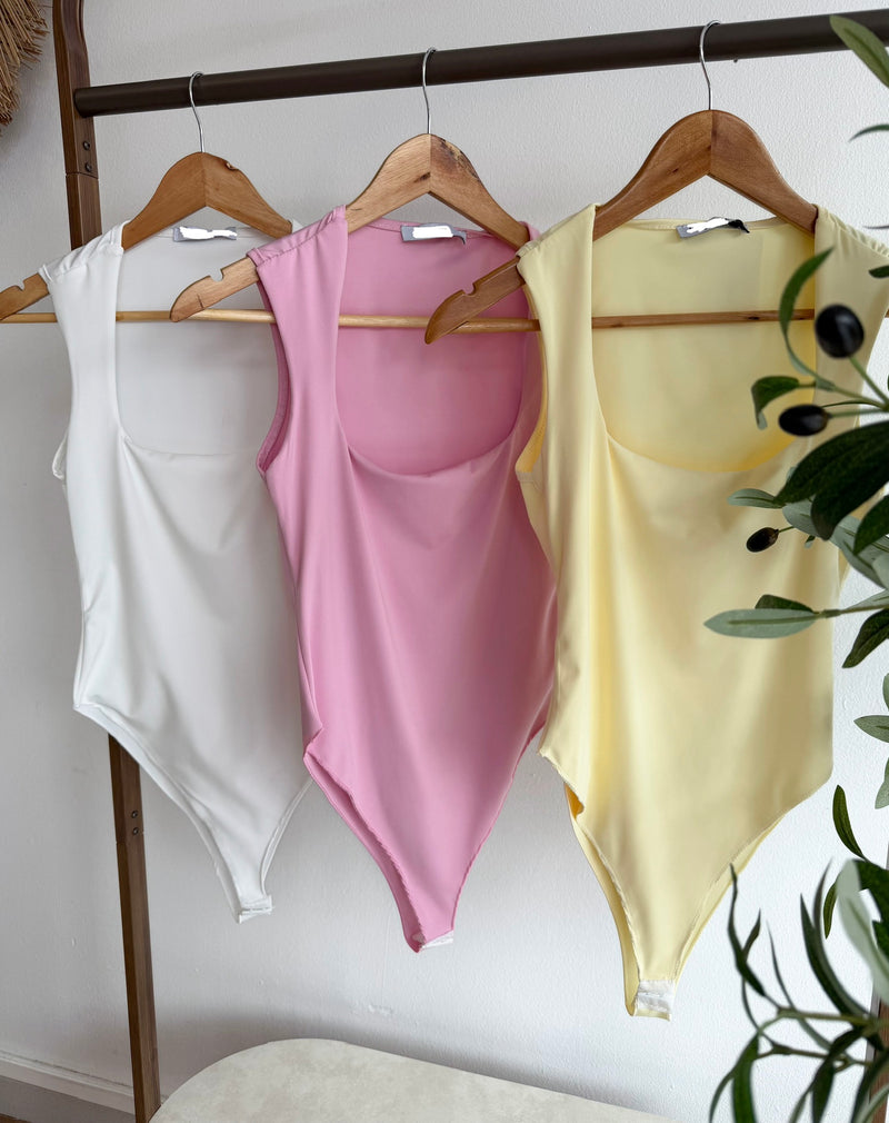 Body col carré jaune