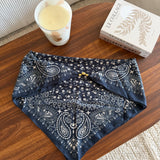 Foulard motifs bleu