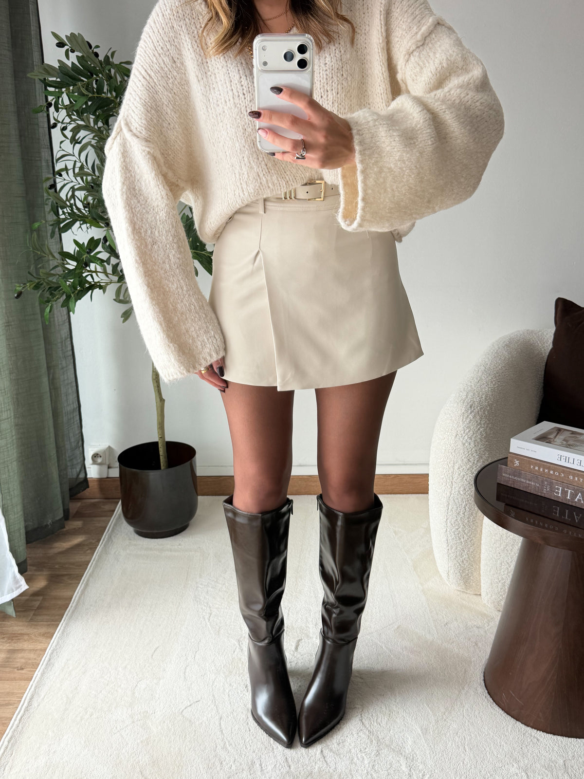 PRÉCOMMANDE Jupe short crème avec ceinture