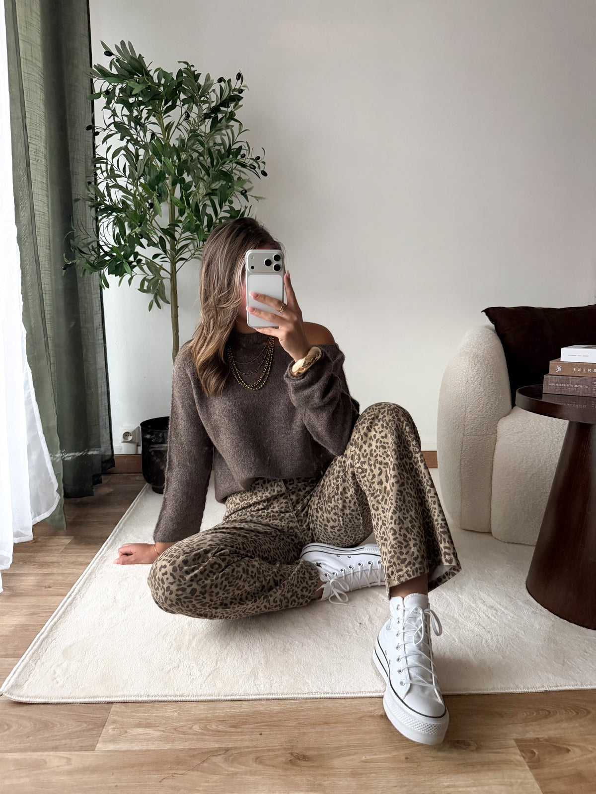 PRÉCOMMANDE Pull asymétrique Lova taupe